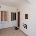 Hostwise - Seaside Charm Flat W/ Balcony